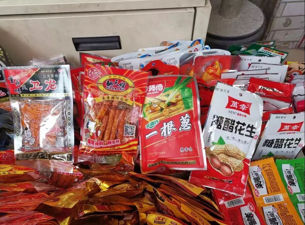 石岐區突擊檢查學校周邊小賣部 經營亂象曝光，建材隱患引關注